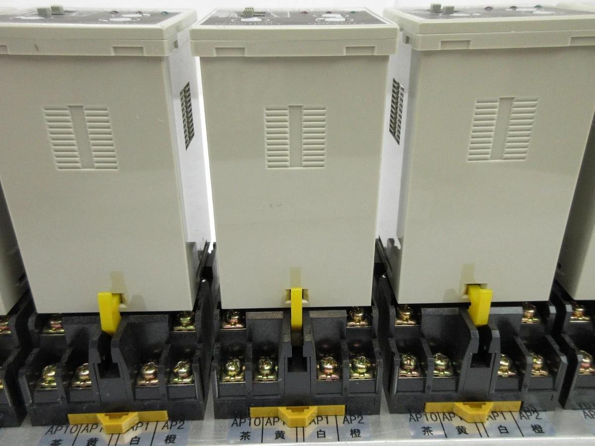 Used Omron E2CA-AL4D-3 Proximity Sensor Amplifier Assembly Set of 6 Nikon NSR Working