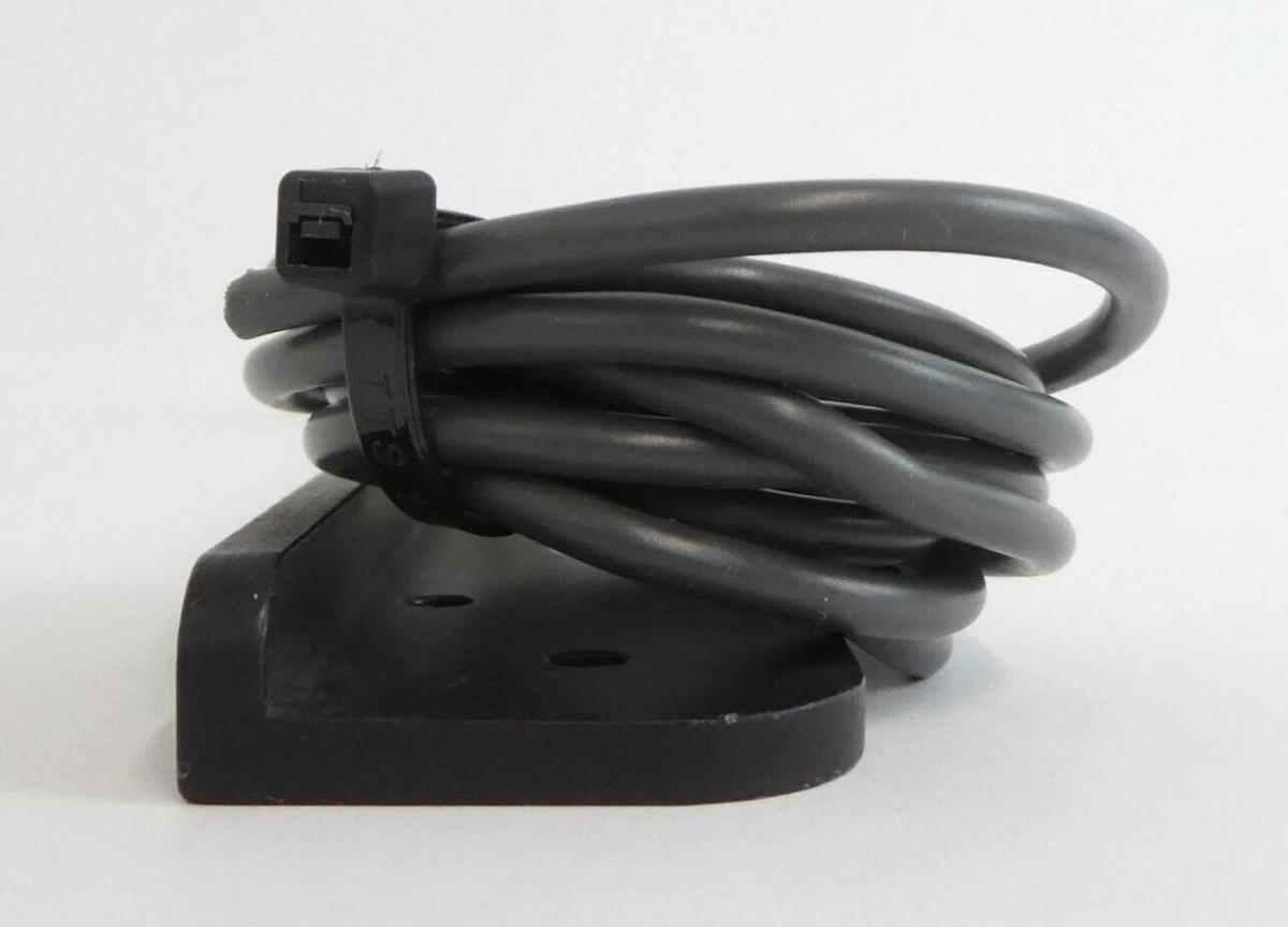 Used Omron E3L-2LE4-50 E3L-2DE4-50 Photoelectric Switch Laser Emitter Working