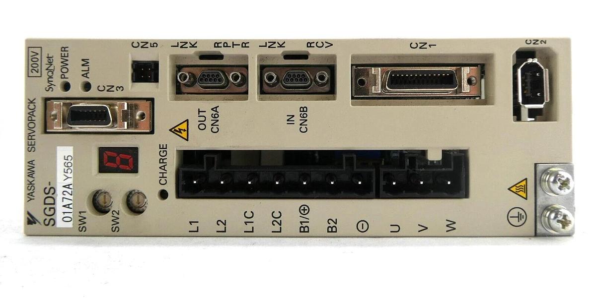 Used Yaskawa Electric SGDS-01A72AY565 Servo Drive SERVOPACK SynqNet 200V Working