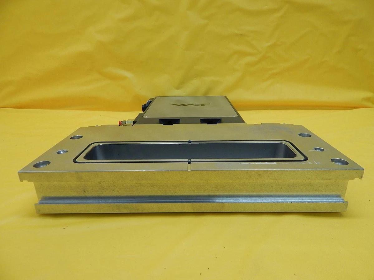 Used VAT 02010-BA24-1001 Pneumatic High Vacuum 12" Slit Valve Working