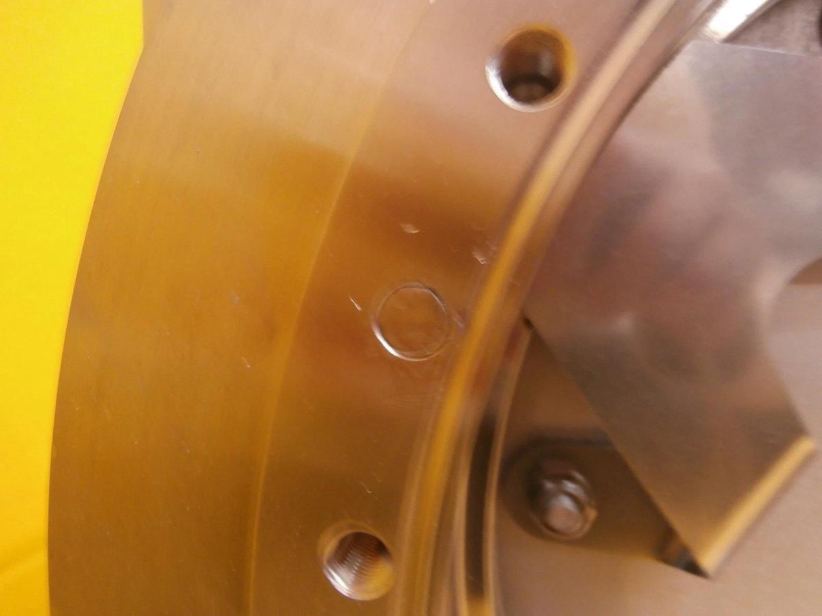 Used VAT 64250-CE52-1101 Motorized Actuator HV High Vacuum Gate Valve Cut Screw Used