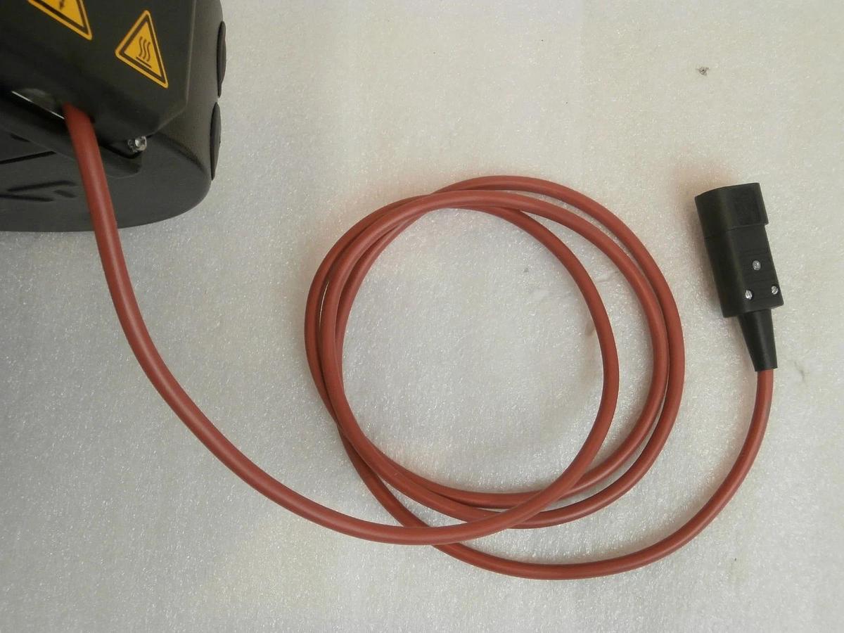 Used VAT Series 65.0 Pendulum Control and Isolation Valve 98800 Copper Exposed Used