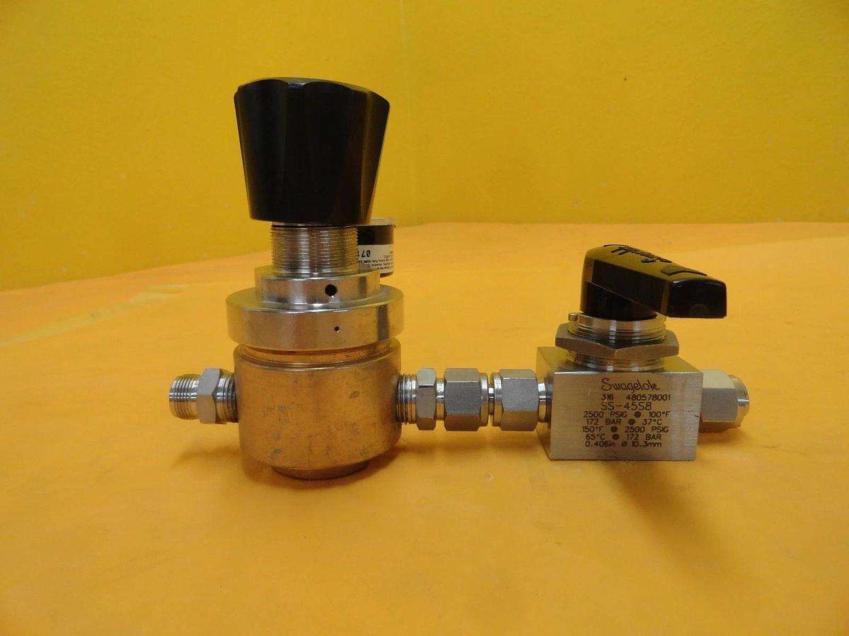 Used Tescom 44-3213H282-769 Manual Pressure Regulator Swagelok SS-45S8 Used Working