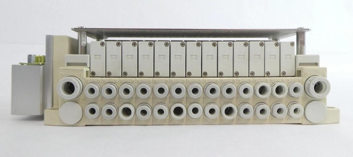 Used SMC SS5V1-DUR02487 15-Port Pneumatic Manifold Assembly Working Surplus