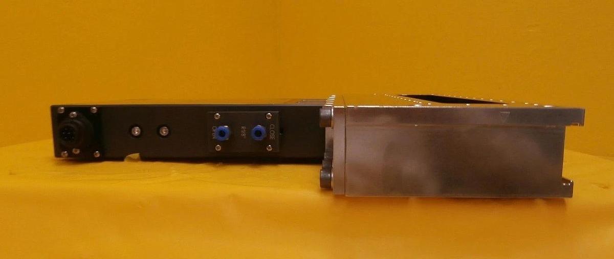 Used VAT 02012-BE24-ABD1 Pneumatic Vacuum Slit Valve Used Working
