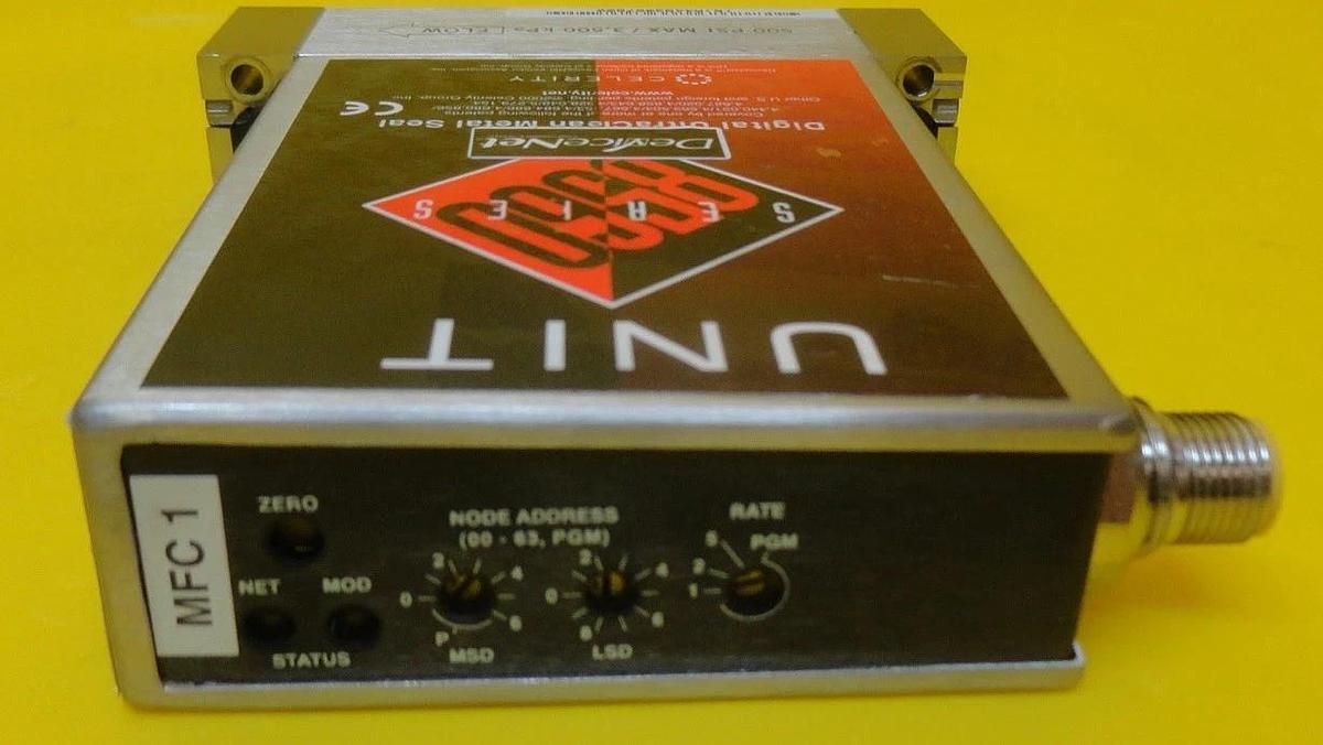 Used Unit Instruments UFC-8565 Mass Flow Controller MFC 3L NF3 8560 Used Working