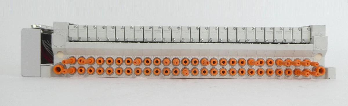 Used SMC VV5Q11-26-DAN60383 26-Port Pneumatic Manifold AMAT 4060-00770 Working Spare