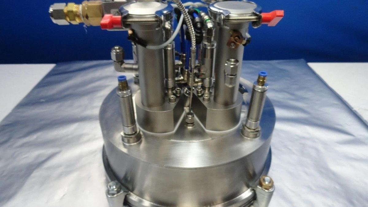 Used Edwards 500052685 Helios Combustion Chamber Head Used Working