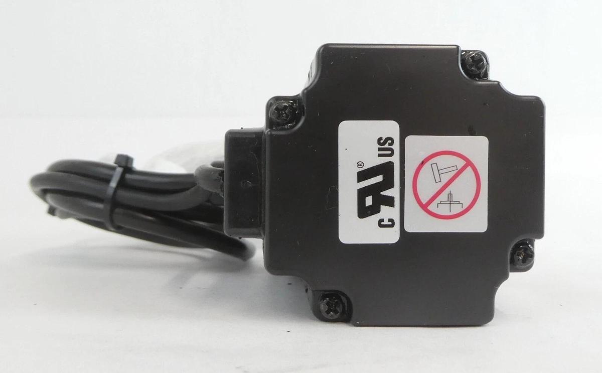 Yaskawa America SGMPH-01AAE-YA11 AC Servo Motor Assembly New Surplus