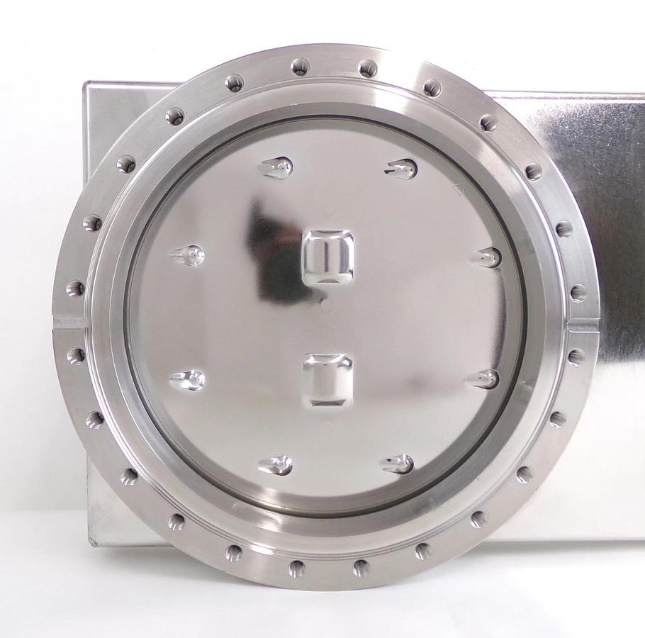 Used VAT 10846-UE24-AAM2 UHV Pneumatic Gate Valve Series 108 Untested