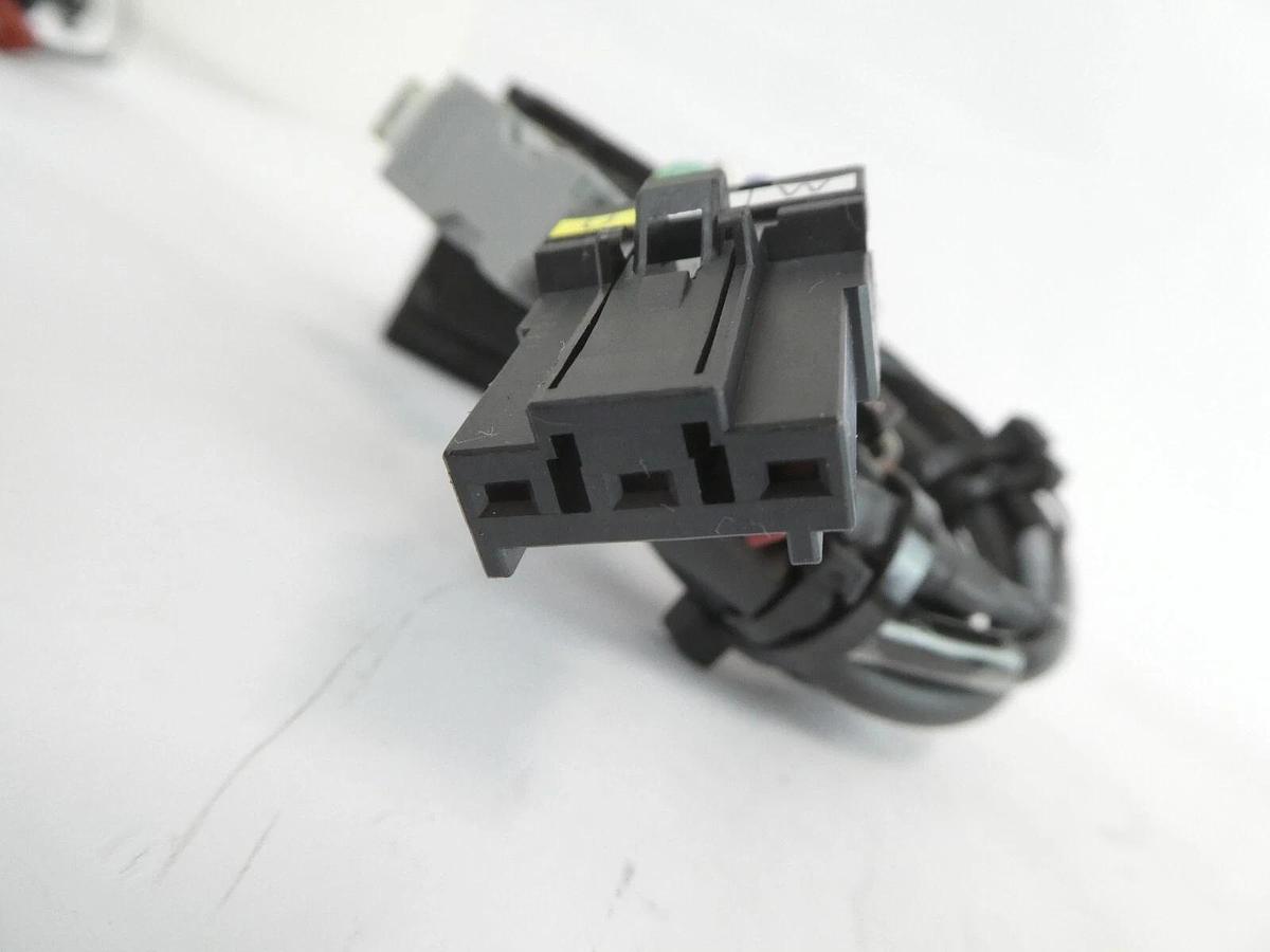 Used Yaskawa Electric SGMPS-01ACA-YA13 AC Servo Motor Lot of 2 Working