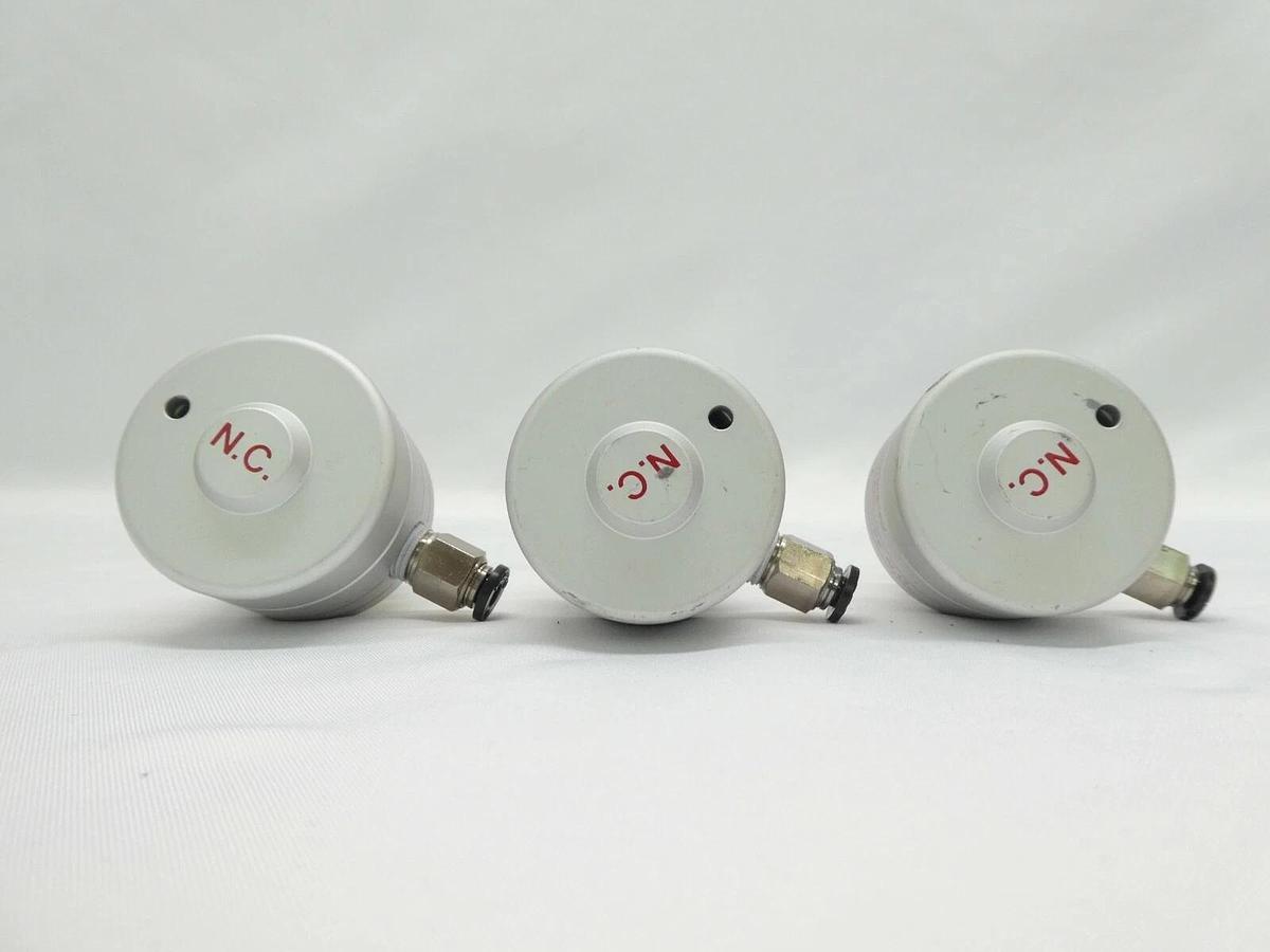 Used Fujikin 073012 Globe Type Bellows Valve 0.34 ~ 0.69MPa N.C. Lot of 3 Working