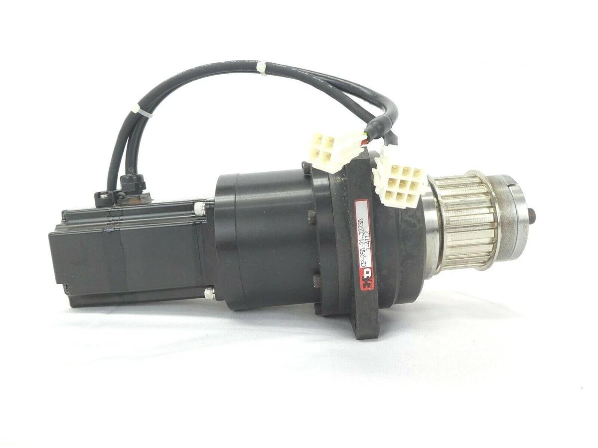 Used Omron R88M-U20030WA-S1 AC Servo Motor with Reducer CP-25A-21-J223A Working Spare