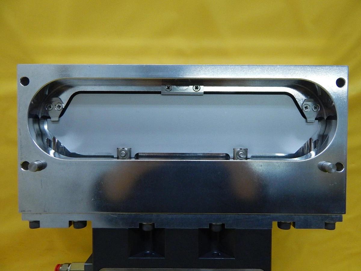 Used VAT 02010-AA44-0002 Pneumatic High Vacuum 12" Slit Valve Working