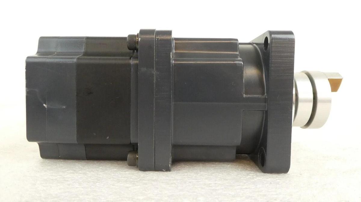 Used Oriental Motor ASM98AC-H100 Closed Loop Step Motor VEXTA Lot of 2 Working