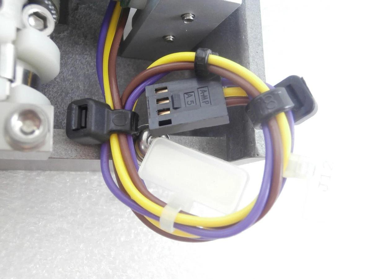 Used SVG Silicon Valley Group 99-38154-01 Wafer Shuttle Robot Arm No Effector Working