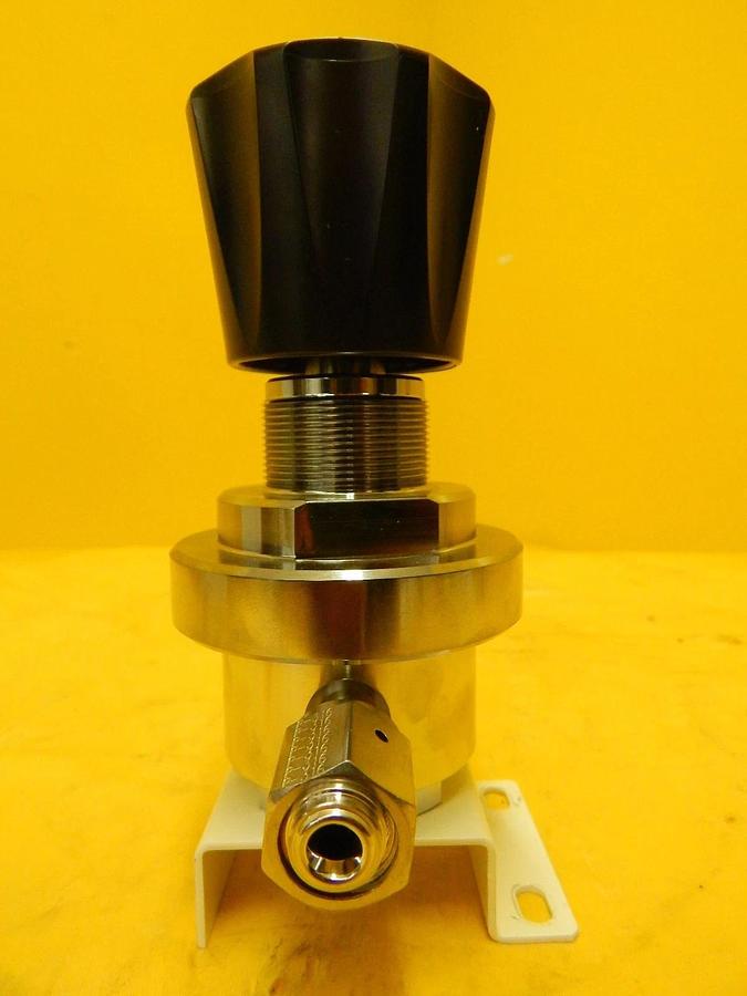 Used Tescom 44-2662-R92-067 Manual Pressure Regulator Lot of 4 Used