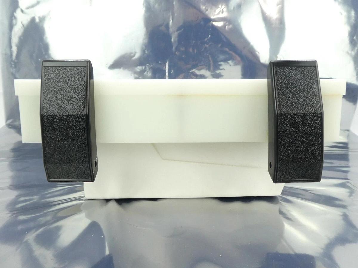 IRORI AC96-05-100V Cleaving Station Vibratory Shaker AccuCleave-96 New Surplus