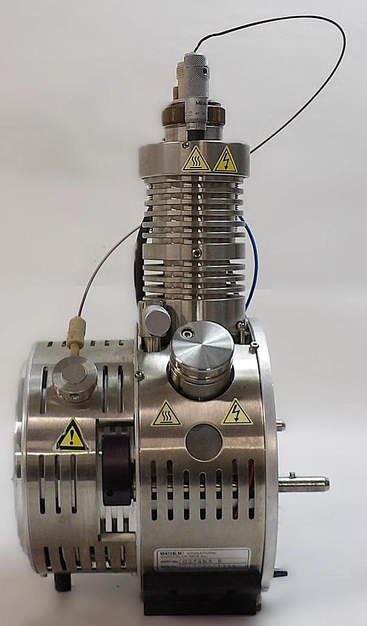 Used AB Sciex 027463 Ion Source Turbo V QTRAP LC/MS Spectrometer Working