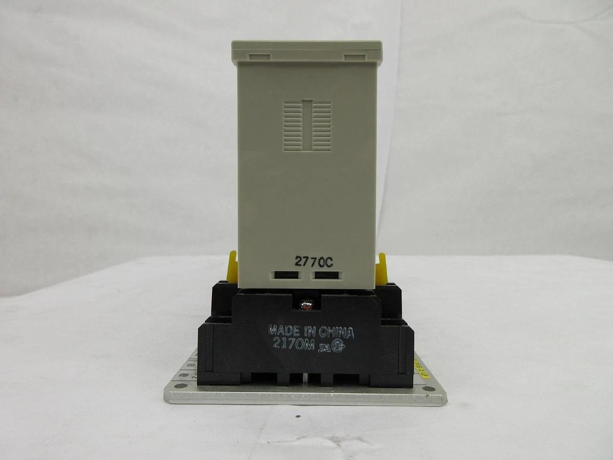 Used Omron E2CA-AL4D-3 Proximity Sensor Amplifier Assembly Set of 6 Nikon NSR Working