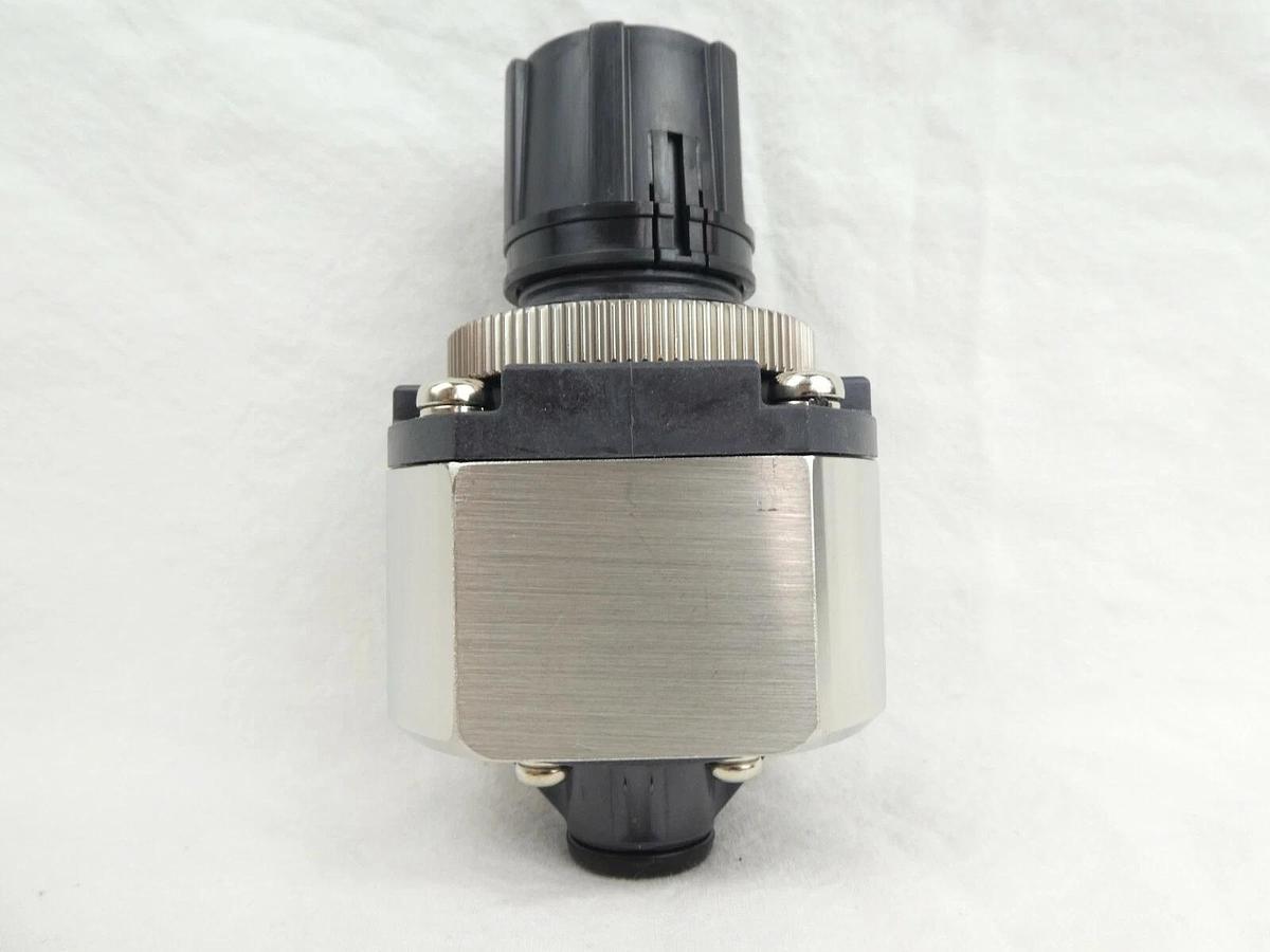 SMC SRH4000-N04 Stainless Steel Regulator SR SS New Surplus