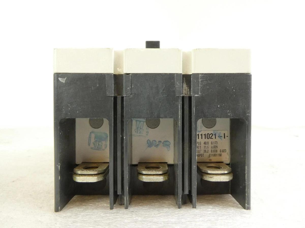 Used Eaton JGE3250NN Industrial Circuit Breaker J250E 69D2551G10 Lot of 2 Working