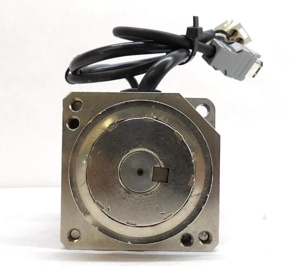 Used Yaskawa Electric SGMAH-02A1A4C AC Servo Motor Lot of 4 Working Surplus