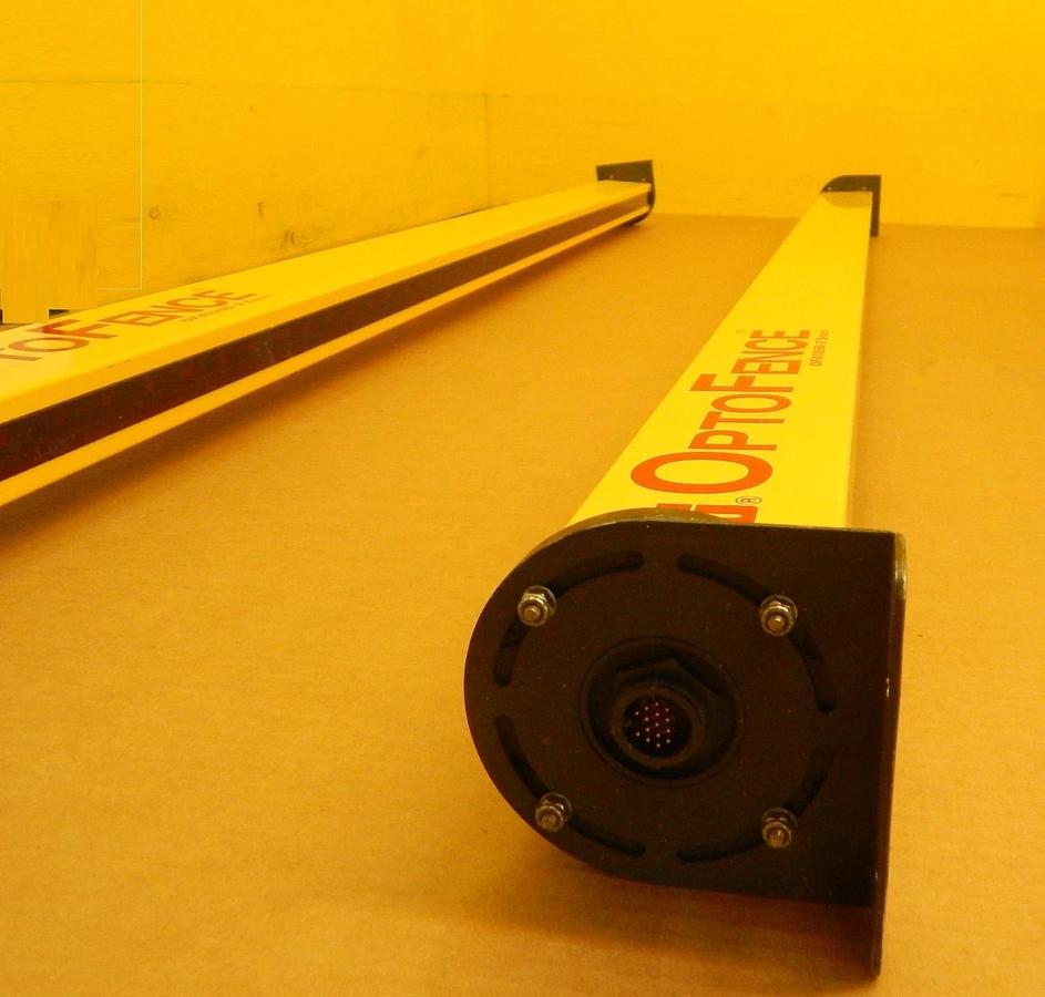 Used Sti OF4172B-2 OptoFence 72" Light Curtain Receiver Transmitter Set Working