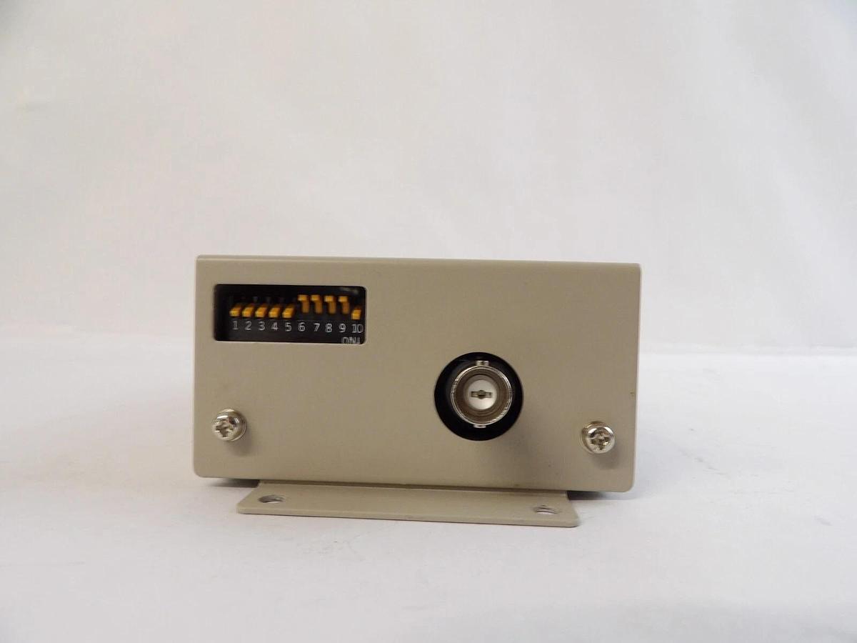 Used Omron V640-HAM11-V2 Amplifier Unit Assembly V640 Series Working Spare