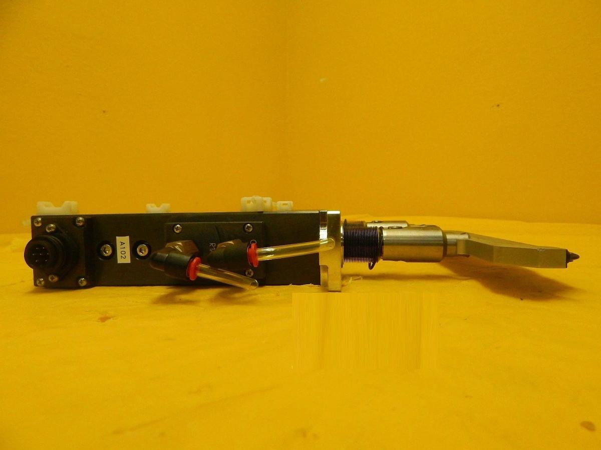 Used VAT F03-100134 Pneumatic Slit Valve Used Working