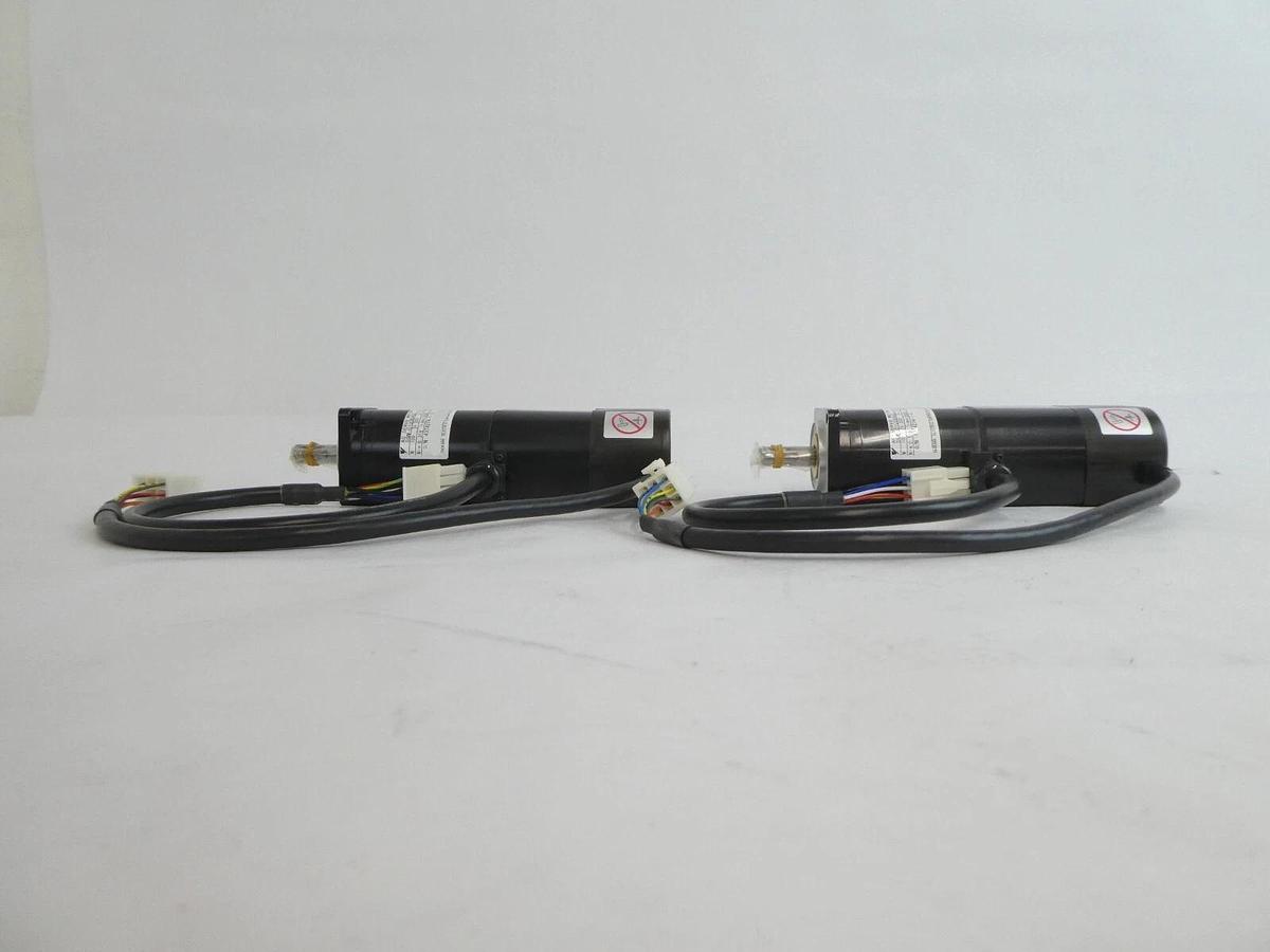 Yaskawa Electric SGM-01U3B4CL Servo Motor AMAT 1080-01243 Lot of 5 New Surplus