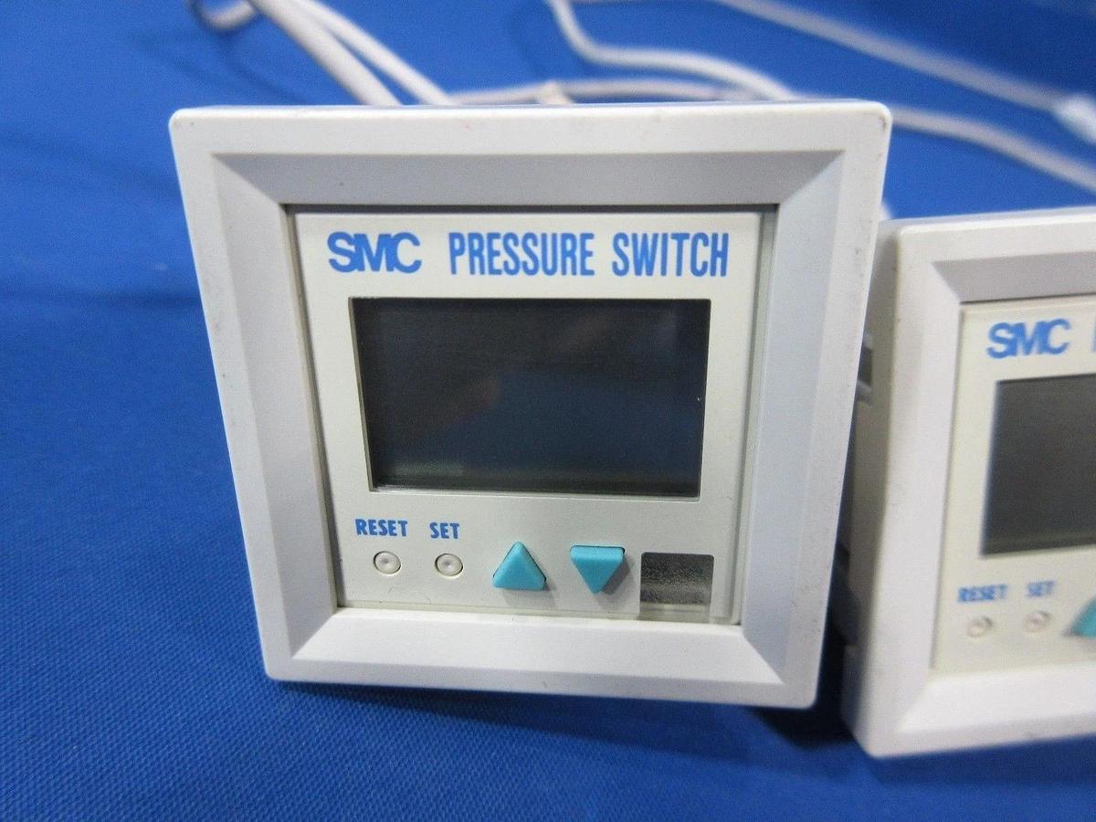 Used SMC ISE4L-01-25 Pressure Switch Reseller Lot of 4 Used Working