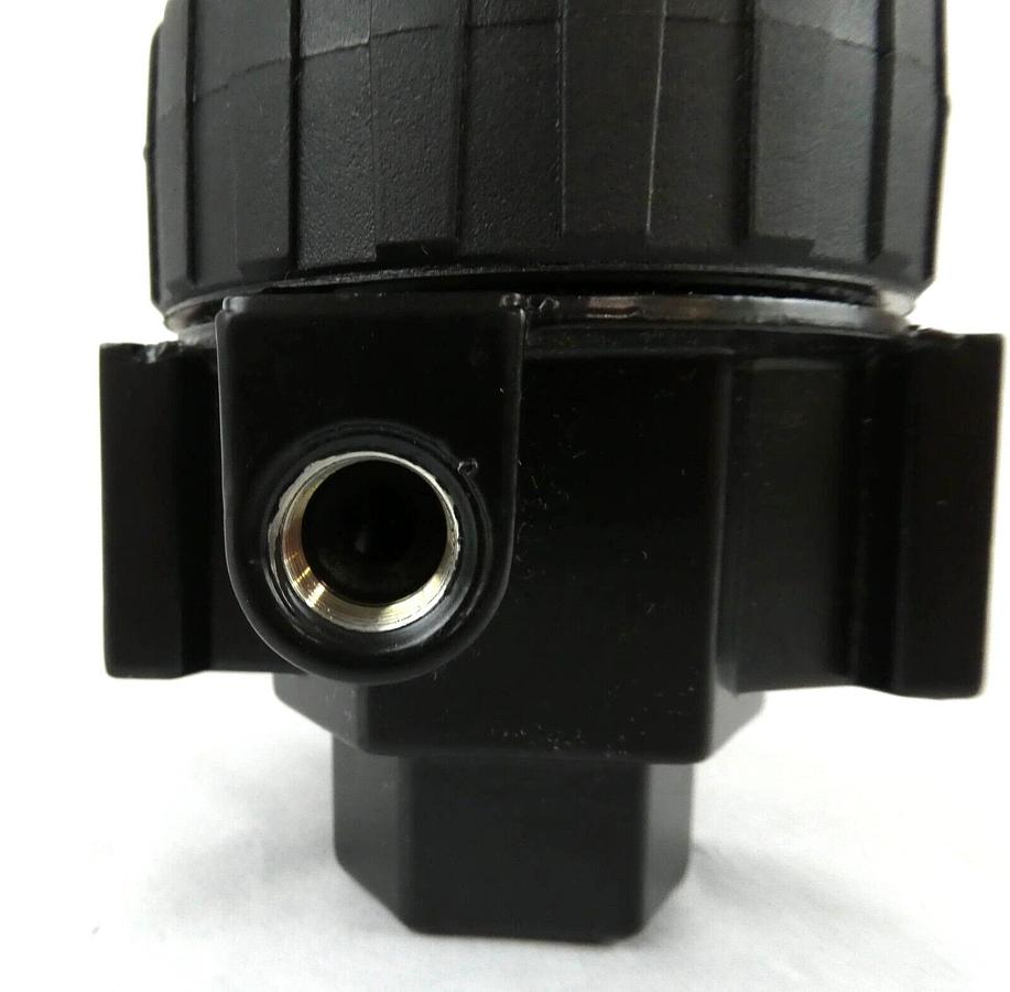 Parker 06R213AC 3/8" Pressure Regulator with Gauge New Surplus