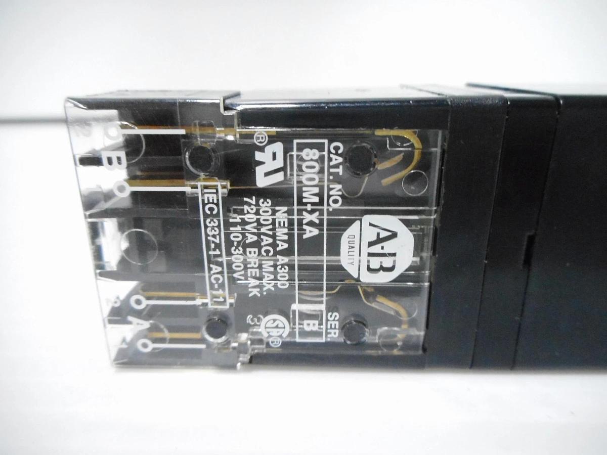AB Allen-Bradley 800MS-H33BLA Selector Maintained Switch Lot of 11 New
