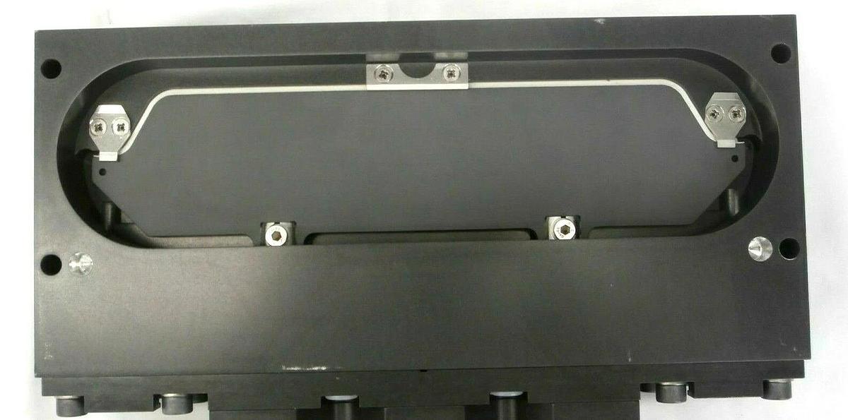 Used VAT 02010-BH44-AKG1 Pneumatic Rectangular Wafer Transfer Valve MONOVAT Spare