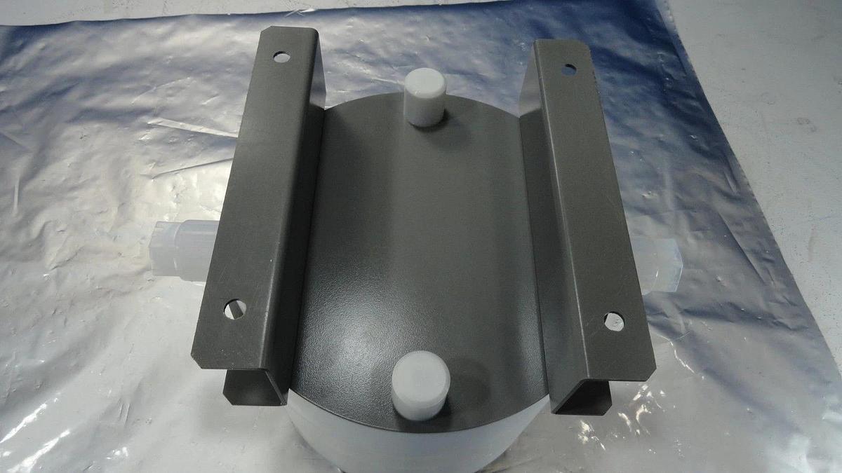 Used Yamada 030852879EMIA Pulsation Damper 100 PSI AD-25TT Used Working