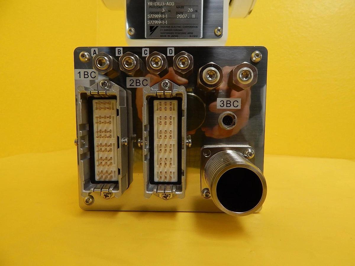 Used Yaskawa Electric YR-CRJ3-A00 Industrial Robot MOTOMAN Untested Surplus