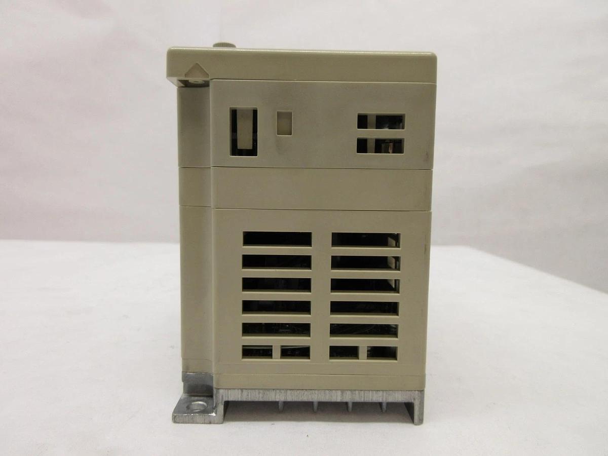 Used Omron 3G3MV-A2002 Inverter Drive SYSDRIVE 3G3MV 3G3MV-PDRT2 Used Working
