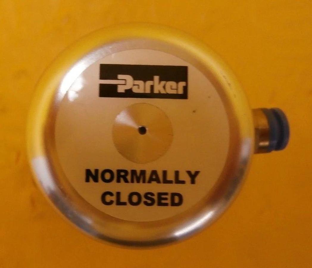 Used Parker Veriflo 44900005-PE High Purity Bellows Valve 4V1-P4K-11AC-SSV-PE Used