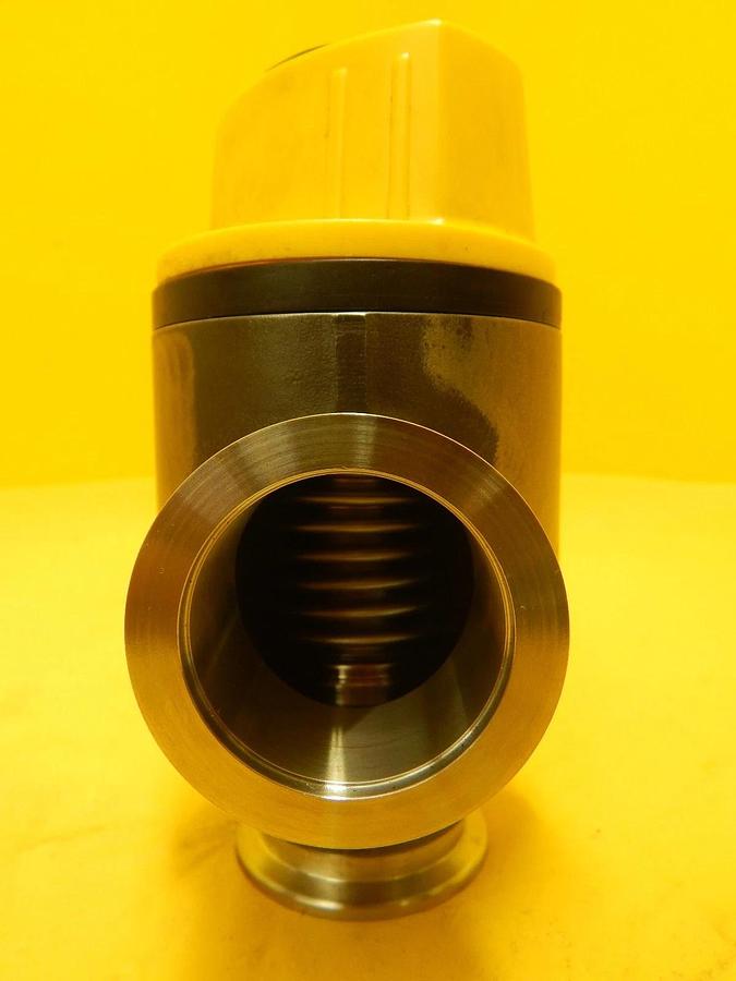 Used Balzers EVA 040 HX Vacuum Right Angle Valve BP V16 130 BPV16130 Used Working