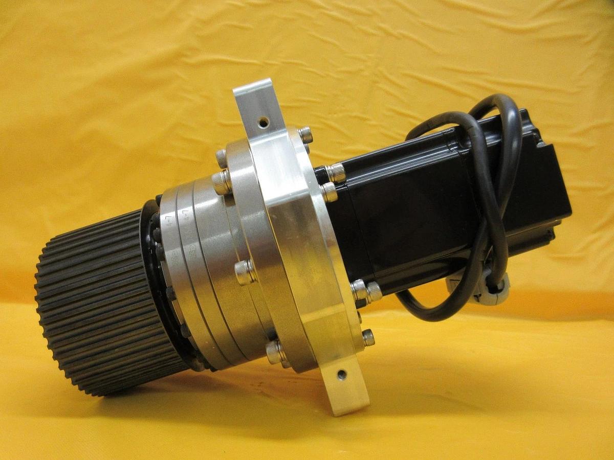 Used Yaskawa Electric SGMAH-02A1A4S AC Servo Motor Assembly Used Working