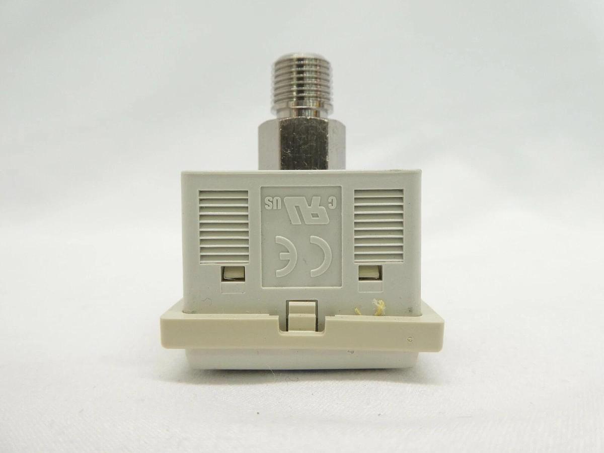Used SMC ZSE30-01-65-M Vacuum Pressure Switch ZSE30 Lot of 40 Working Surplus