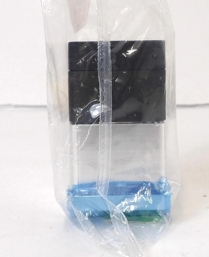 Used VAT 24428-XA11-BJM1 Vacuum Angle Valve AMAT 0195-03231 Reseller Lot of 2 New
