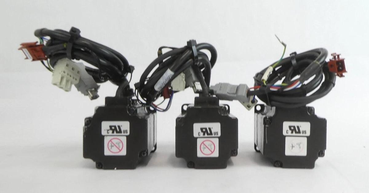 Used Yaskawa SGMPH-01AAE-YA11 SGMPH-01AAE-YA13 Servo Motor Lot of 10 Working
