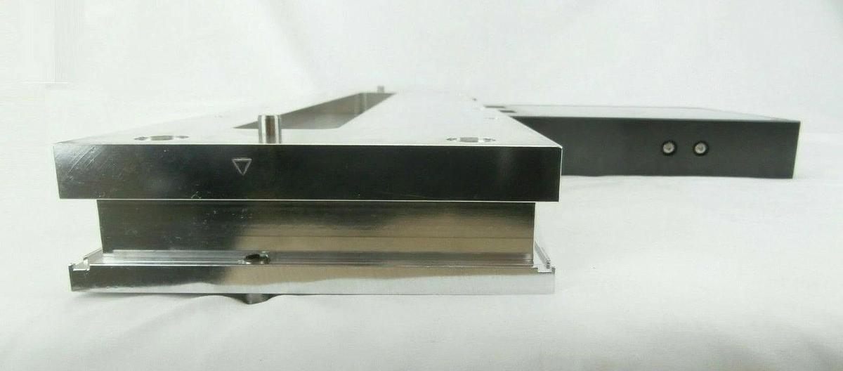 Used VAT 0200X-CA44-1001 Pneumatic Slit Valve Plasma-Therm Clusterlock 7000 Spare