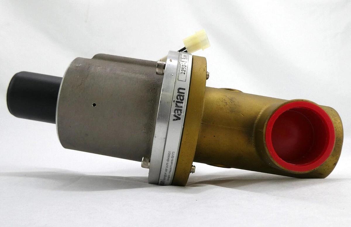 Used Varian Vacuum Products 1252-1 5/8 Angle Valve 323X-1 Working Surplus