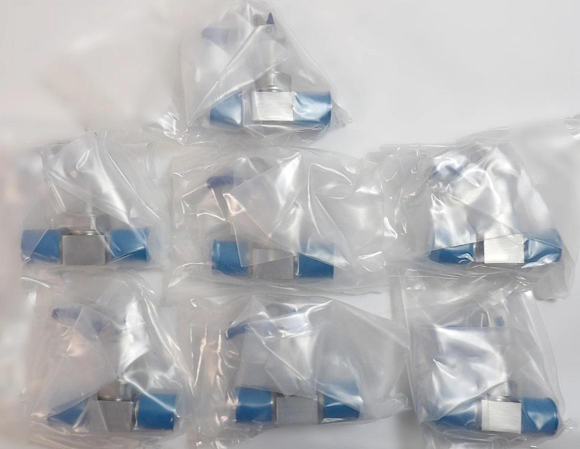 Swagelok 6LV-DTFR4-P-BL Diaphragm Toggle Valve Reseller Lot of 7 New Surplus