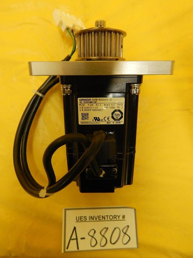 Used Omron R88M-W20030T-S2 AC Servo Motor Used Working