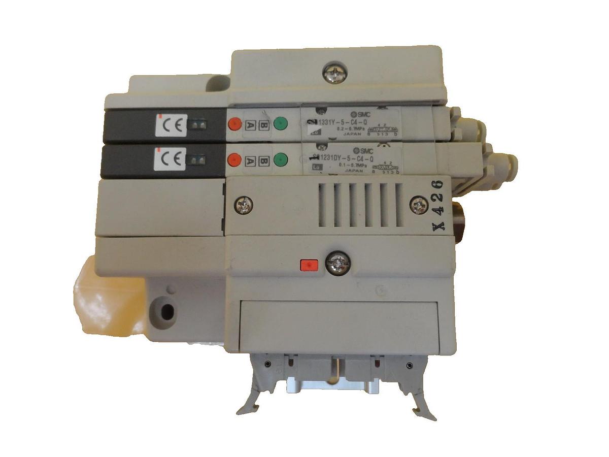 Used TEL Tokyo Electron 2-Port Pneumatic Manifold SQ1231DY-5-C4-Q PR300Z Used
