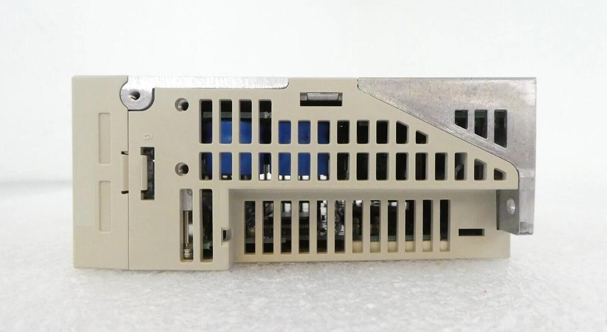Used Yaskawa Electric SGDS-01A72AY582 Servo Drive SERVOPACK SynqNet Lot of 2 Working